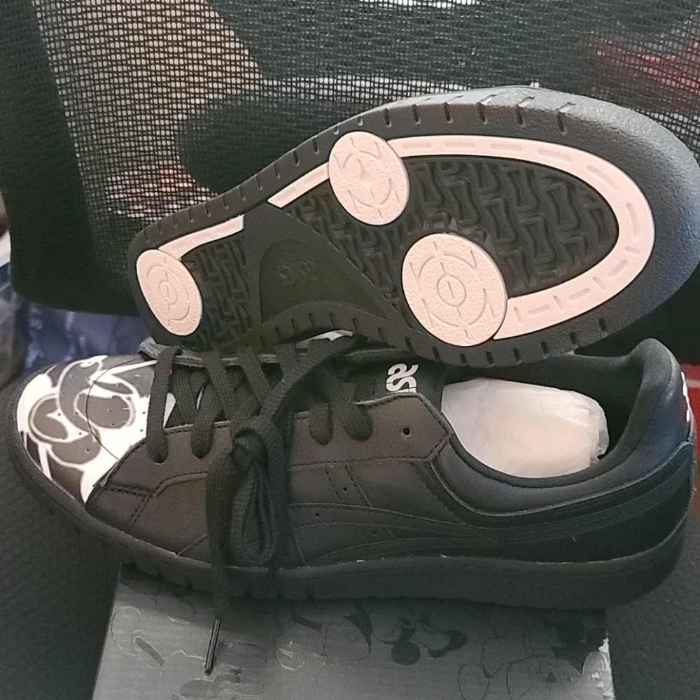 Asics Disney "90 years of Mickey Mouse" nwb